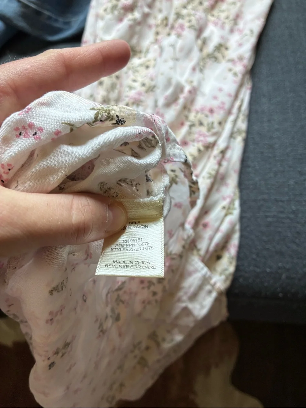 Women's Bebop maxi floral dress
size medium
100% rayon - Picture 5 of 5